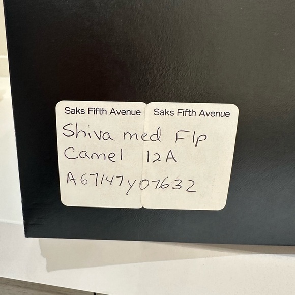 CHANEL Shiva Burnt Orange Shoulder Bag with Quilted Design and Gold-Toned Logo - Picture 16 of 16